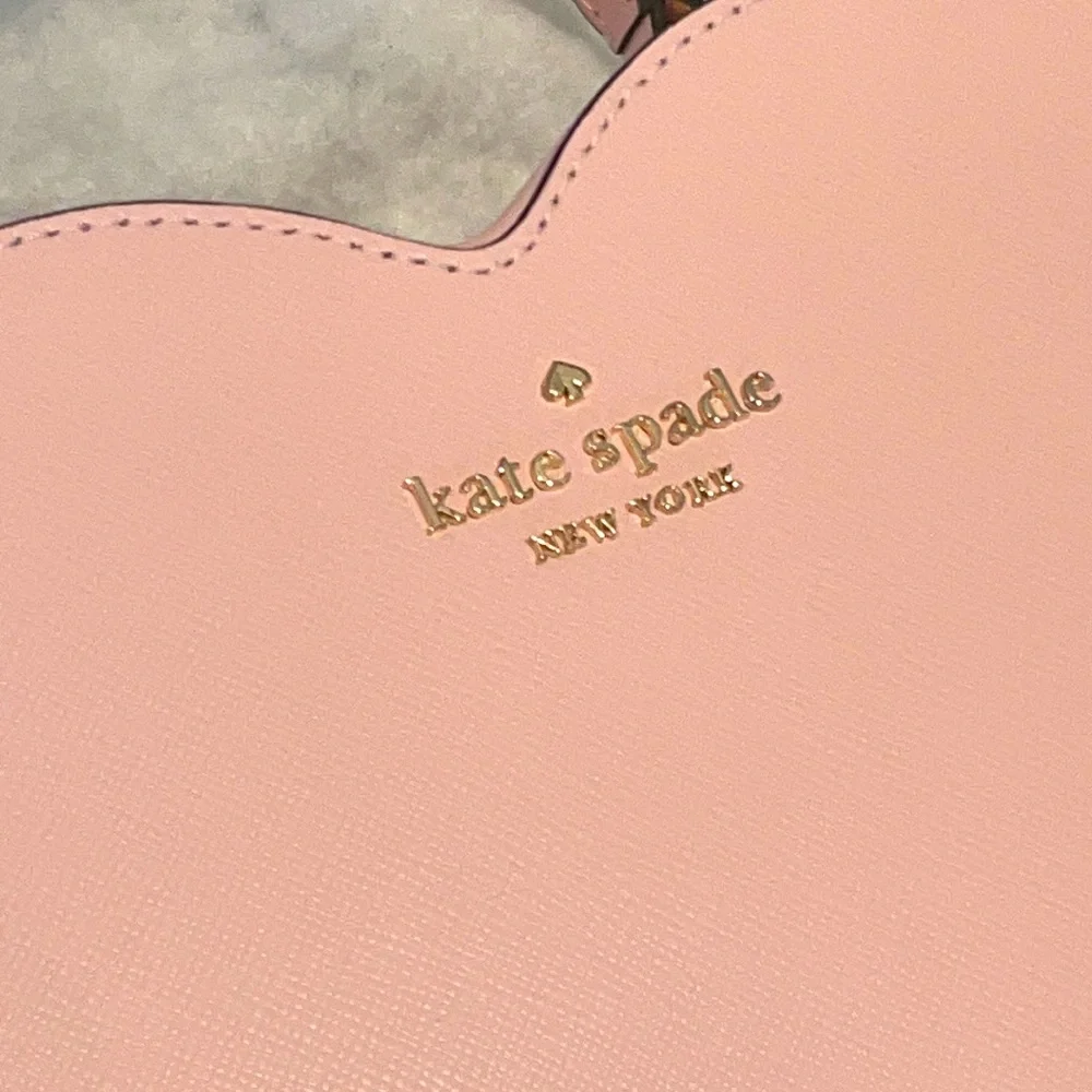 ❤️SALE💕Kate Spade Leather Heart Crossbody Love Shack. “Chalk pink” - Picture 5 of 9